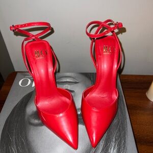 Red JLO Jennifer Lopez Size 8 Heel Stiletto Pump
